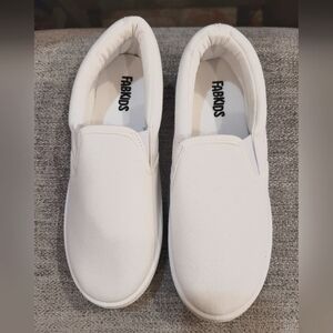 FabKids Child's White Slip On Sneakers. Low Top Canvas Unisex, Kids Size 3